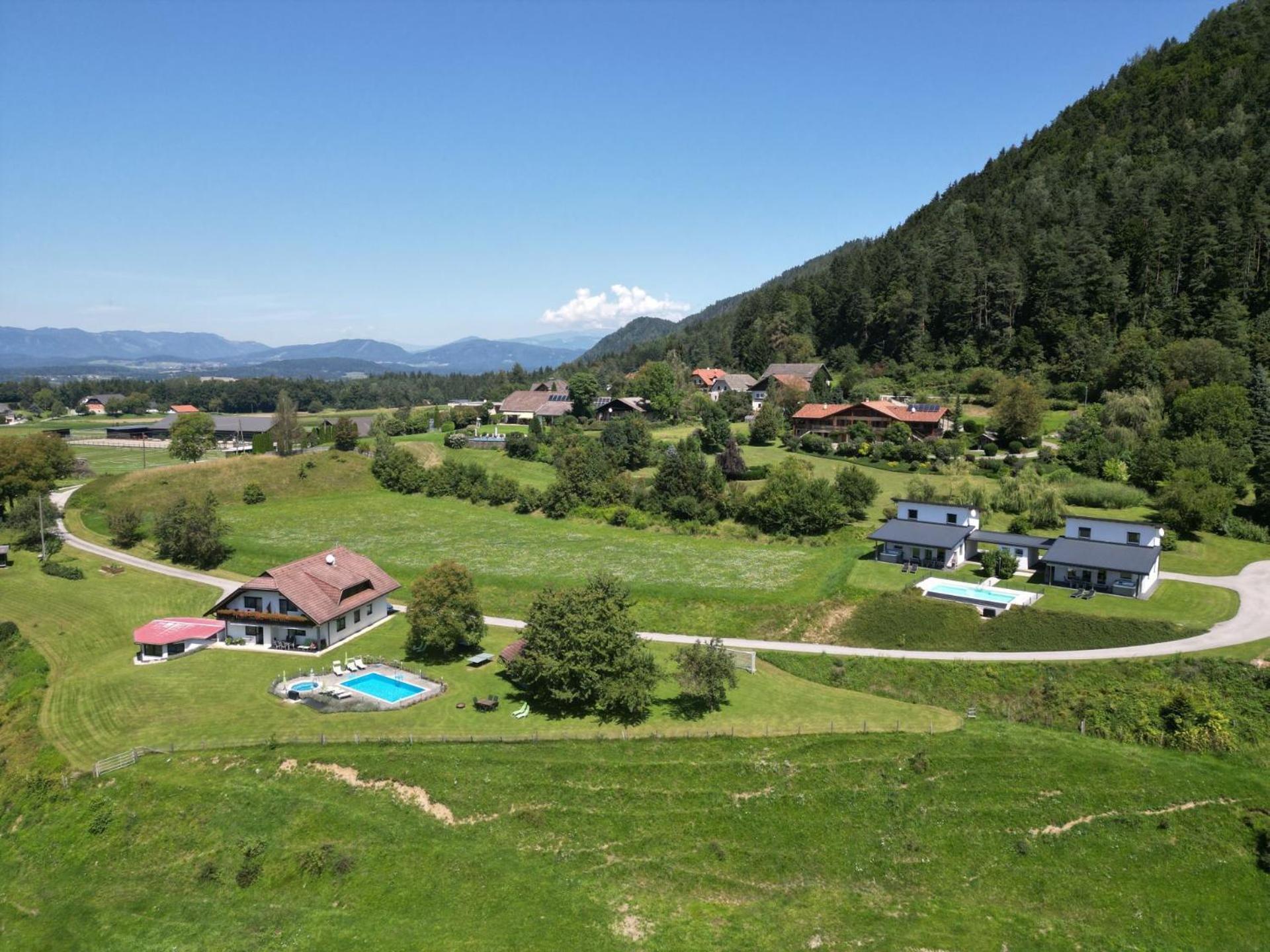 Ferienhaus Kaiser Villa Gallizien Bagian luar foto