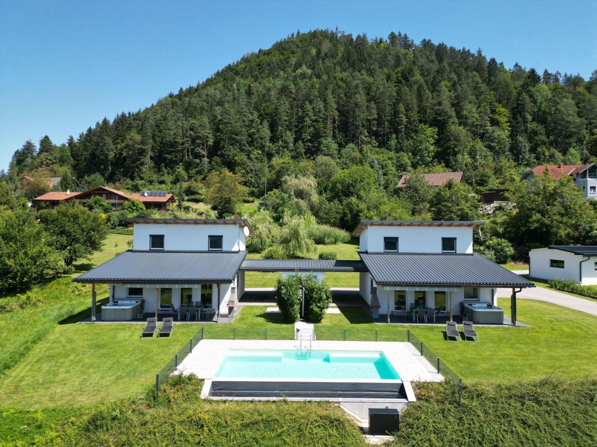 Ferienhaus Kaiser Villa Gallizien Bagian luar foto